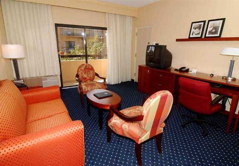 Courtyard Melbourne West Ξενοδοχείο Δωμάτιο φωτογραφία
